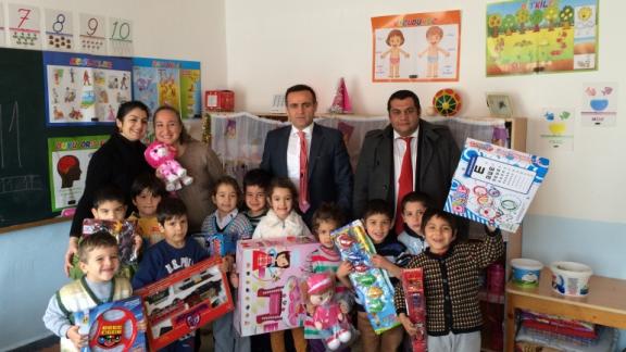 Karaköy İlkokulu Anasınıfına Oyuncak Temini