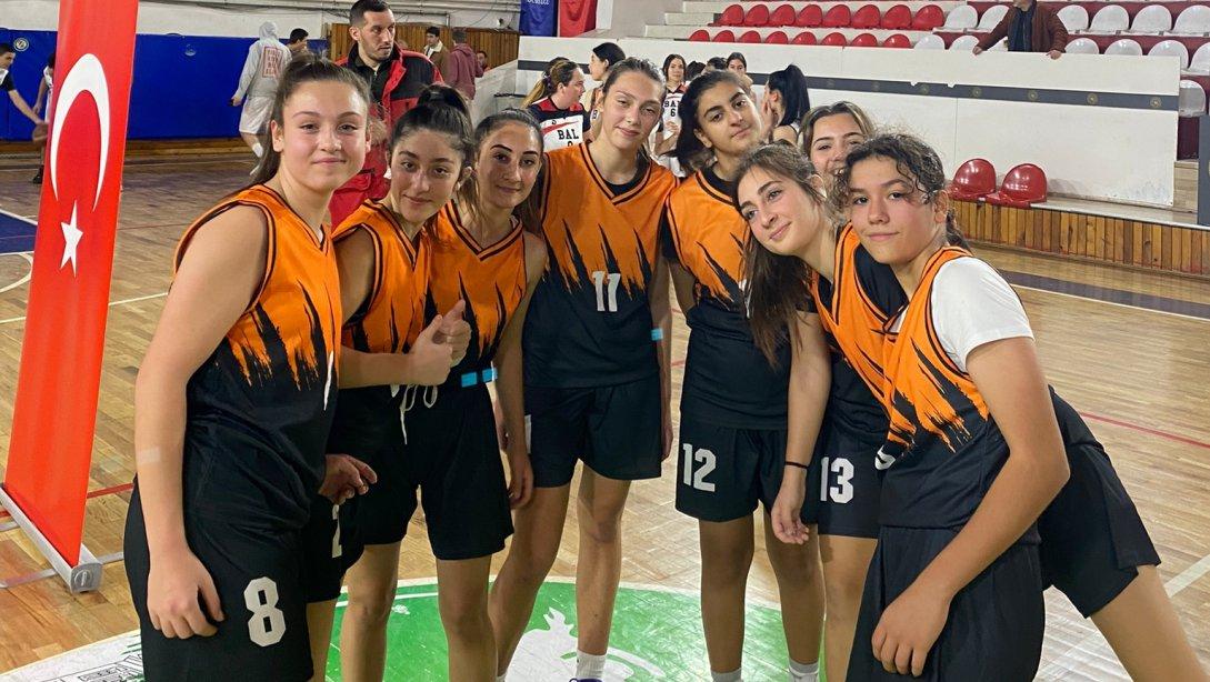 Şehit Ersoy Yorulmaz Anadolu Lisesi Genç Kızlar Basketbol Takımı İl Birincisi Oldu