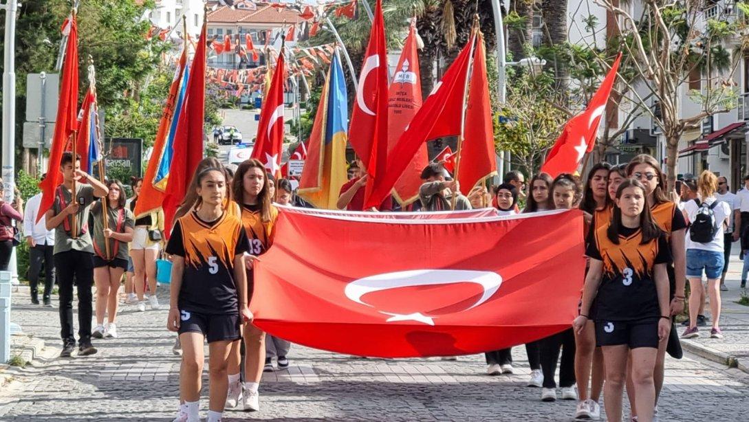 19 Mayıs Atatürk'ü Anma Gençlik ve Spor Bayramı İlçemizde Coşkulu Bir Törenle Kutlandı